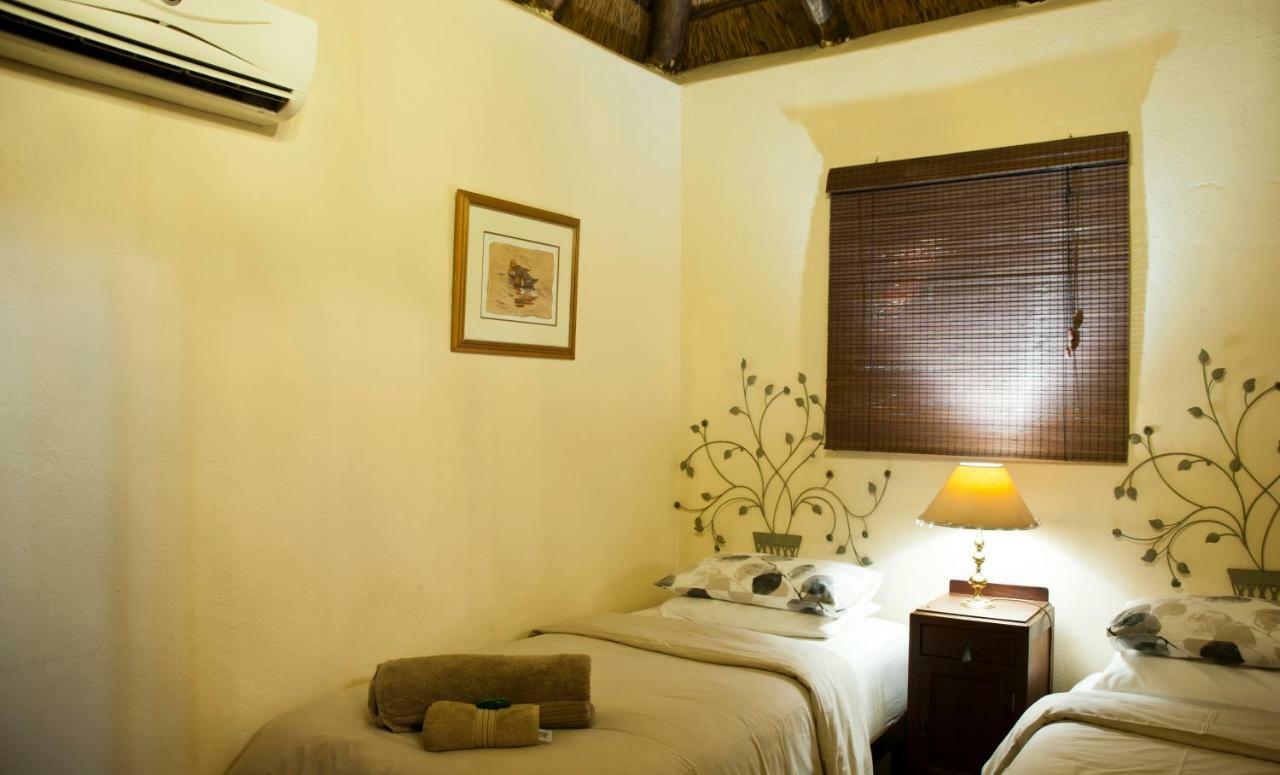 De Bruine Huis Marloth Park Exterior photo